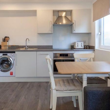 Contemporary 1 Bedroom Apartment In Ashford Ashford  Buitenkant foto